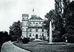 Eine Außenaufnahme von Schloss Berg um etwa 1890